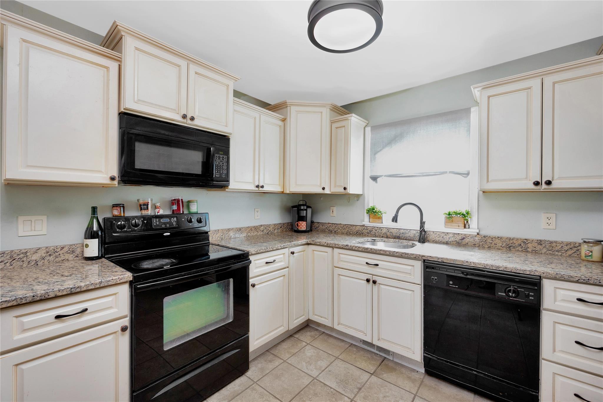 18 Lincoln Avenue, Ronkonkoma, New York image 12