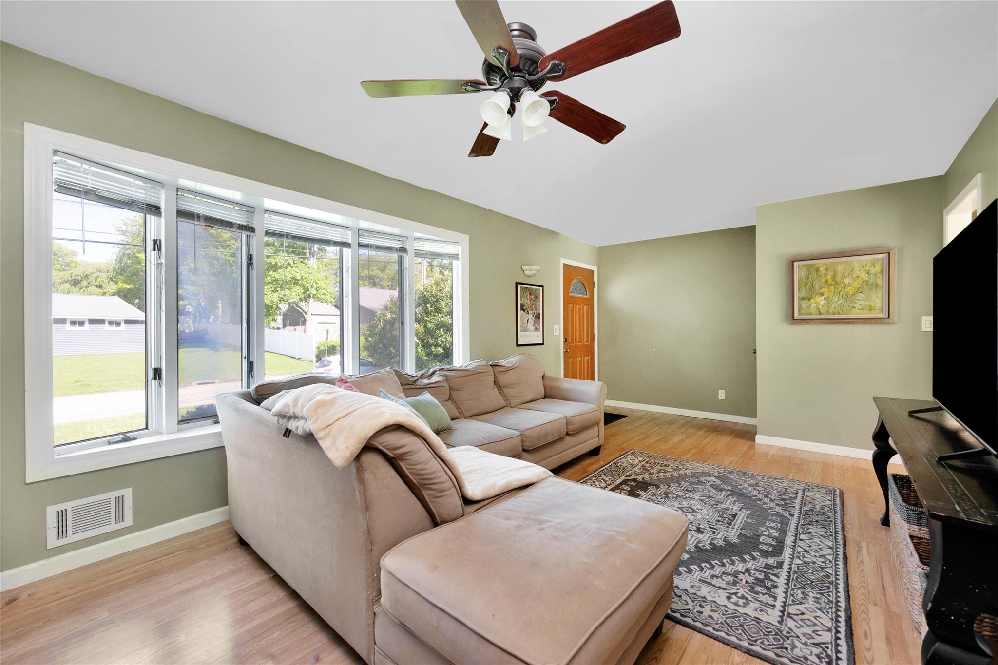 18 Lincoln Avenue, Ronkonkoma, New York image 10