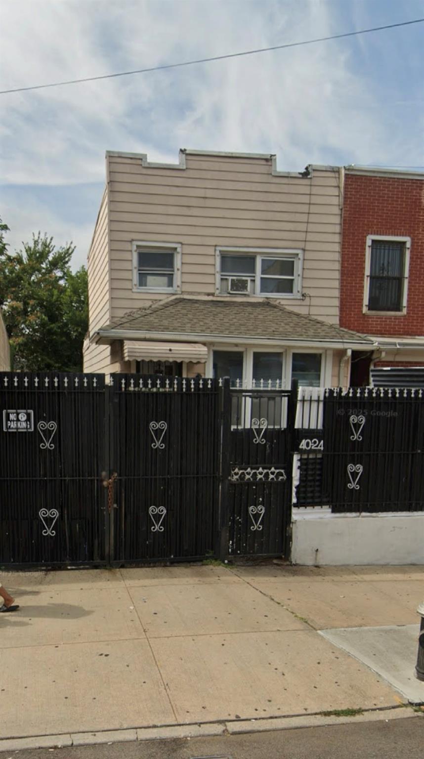 40-24 S 24th Street, Long Island City, New York image 2