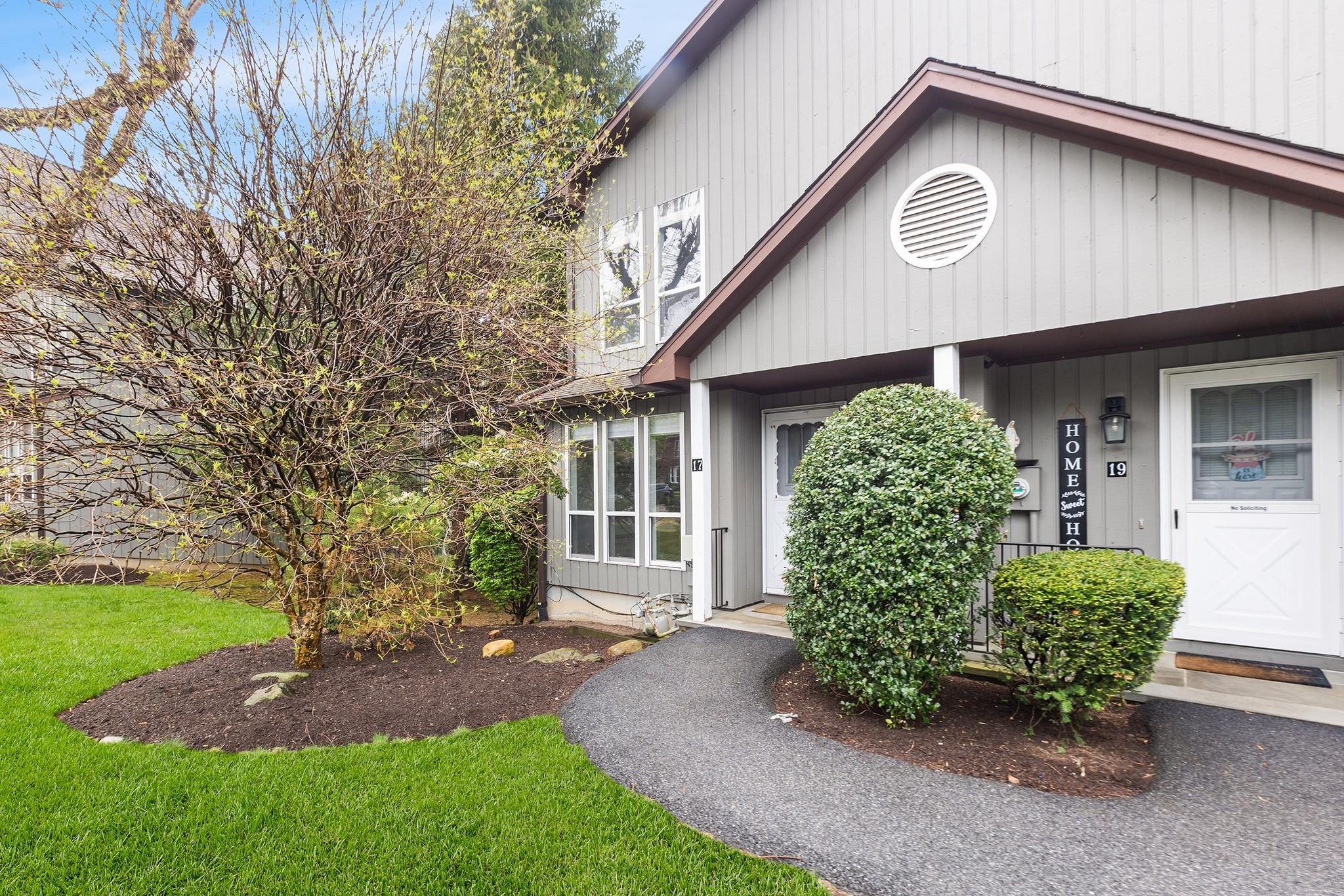 17 Hemlock Circle, Peekskill, New York image 2