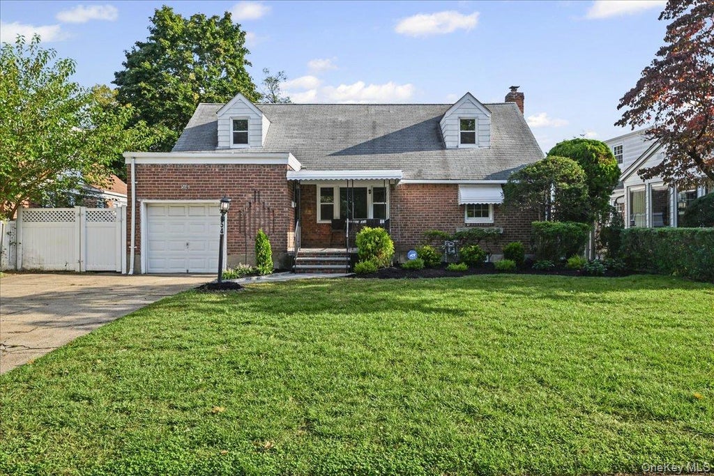 Photo of 54 Greenway Boulevard, Elmont, NY 11003 (MLS # 1056645)