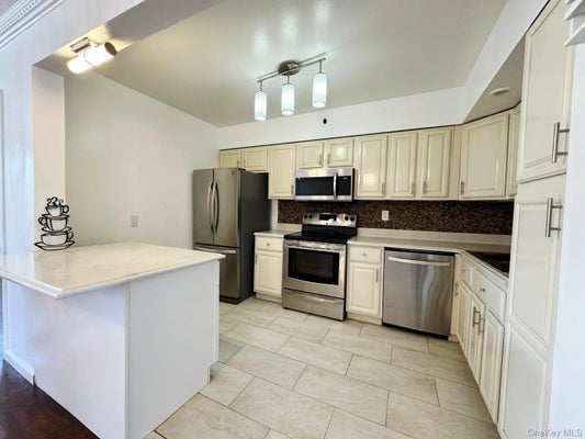 9417 83RD ST, OZONE PARK, NY 11416 - Image d7a483ea48fd682f3a9bda334efca1d4/62323882