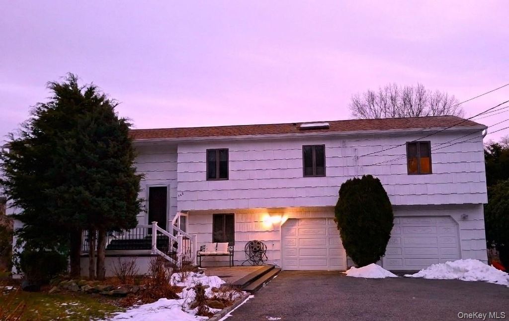 Photo of 342 Everard Street, Dix Hills, NY 11746 (MLS # 958723)