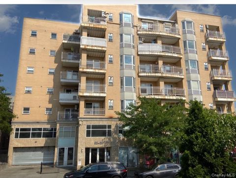 Photo of 93-05 37th Avenue #3F, Jackson Heights, NY 11372 (MLS # 963749)