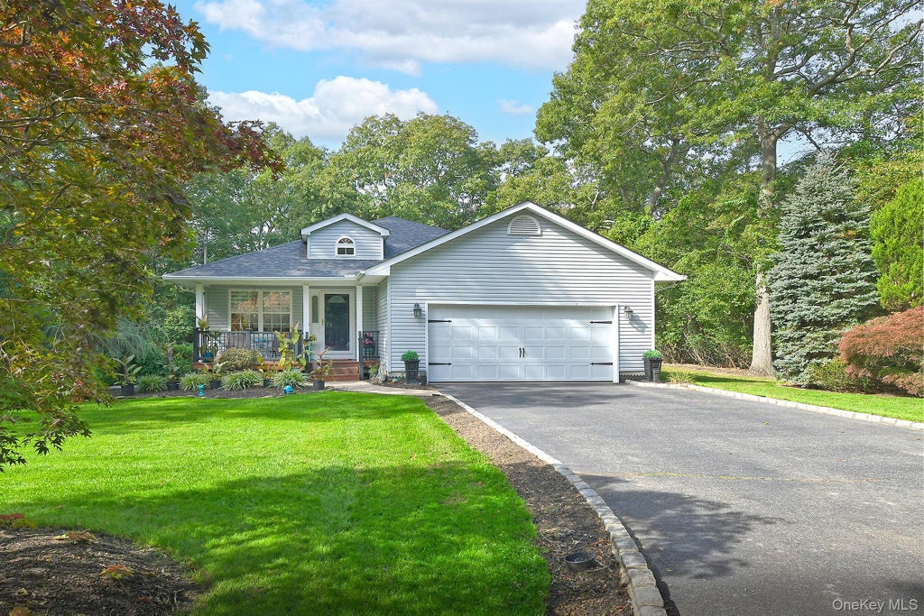 Photo of 81C Robinson Avenue, Medford, NY 11763 (MLS # 1061392)