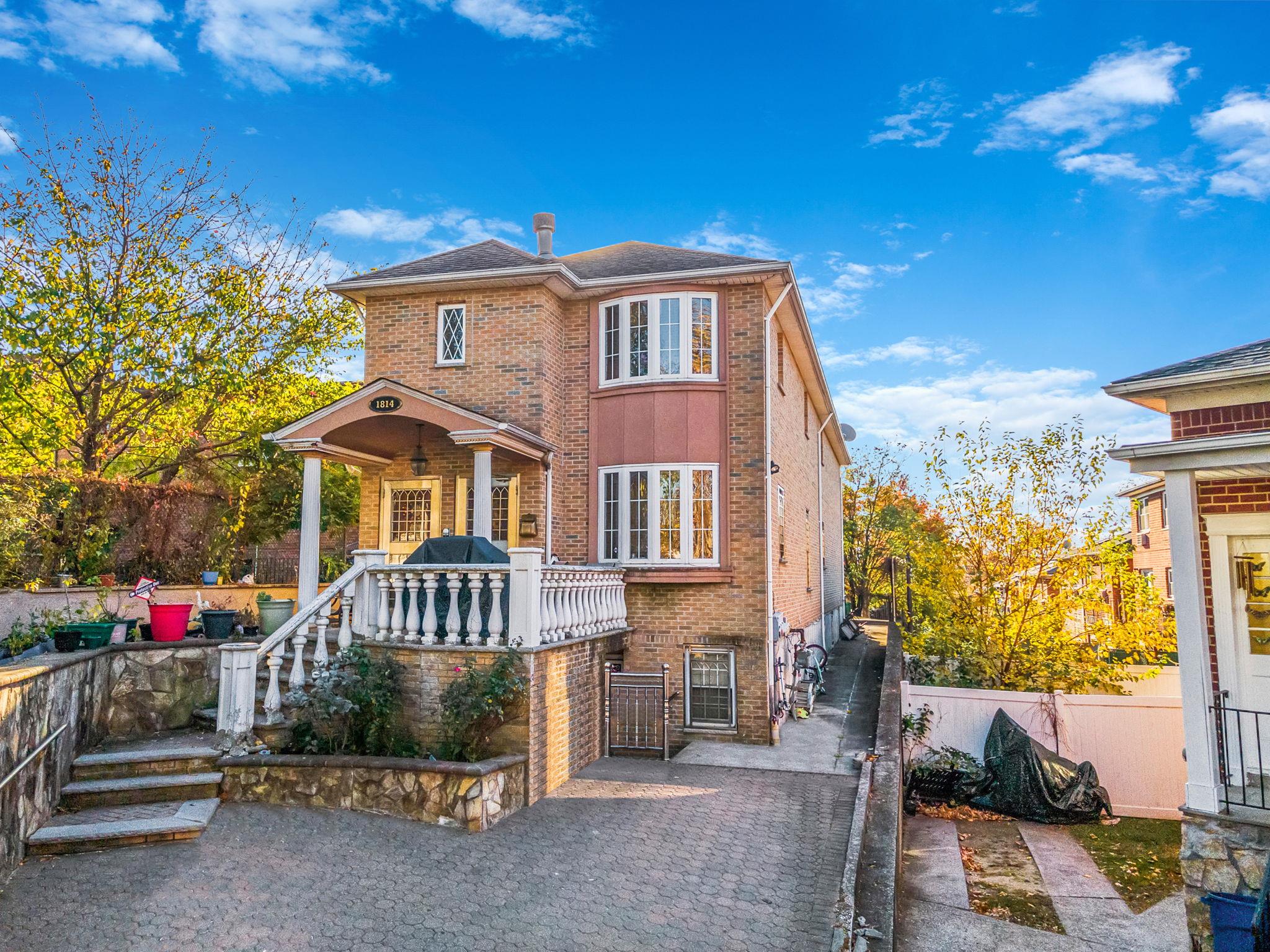 157th Street, Whitestone, Queens, NY - 6 Bedrooms  
4 Bathrooms - 