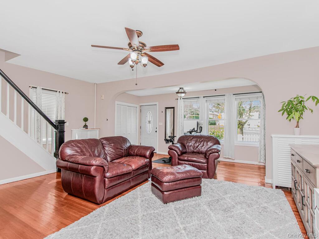 3992 Rombouts Avenue