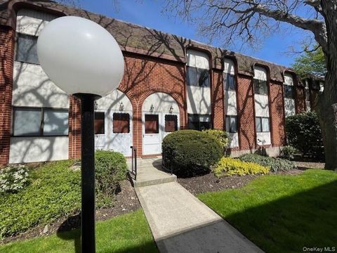 Apartment For Rent - 757 Chestnut Street #1ST FL<br/> Cedarhurst, NY 11516