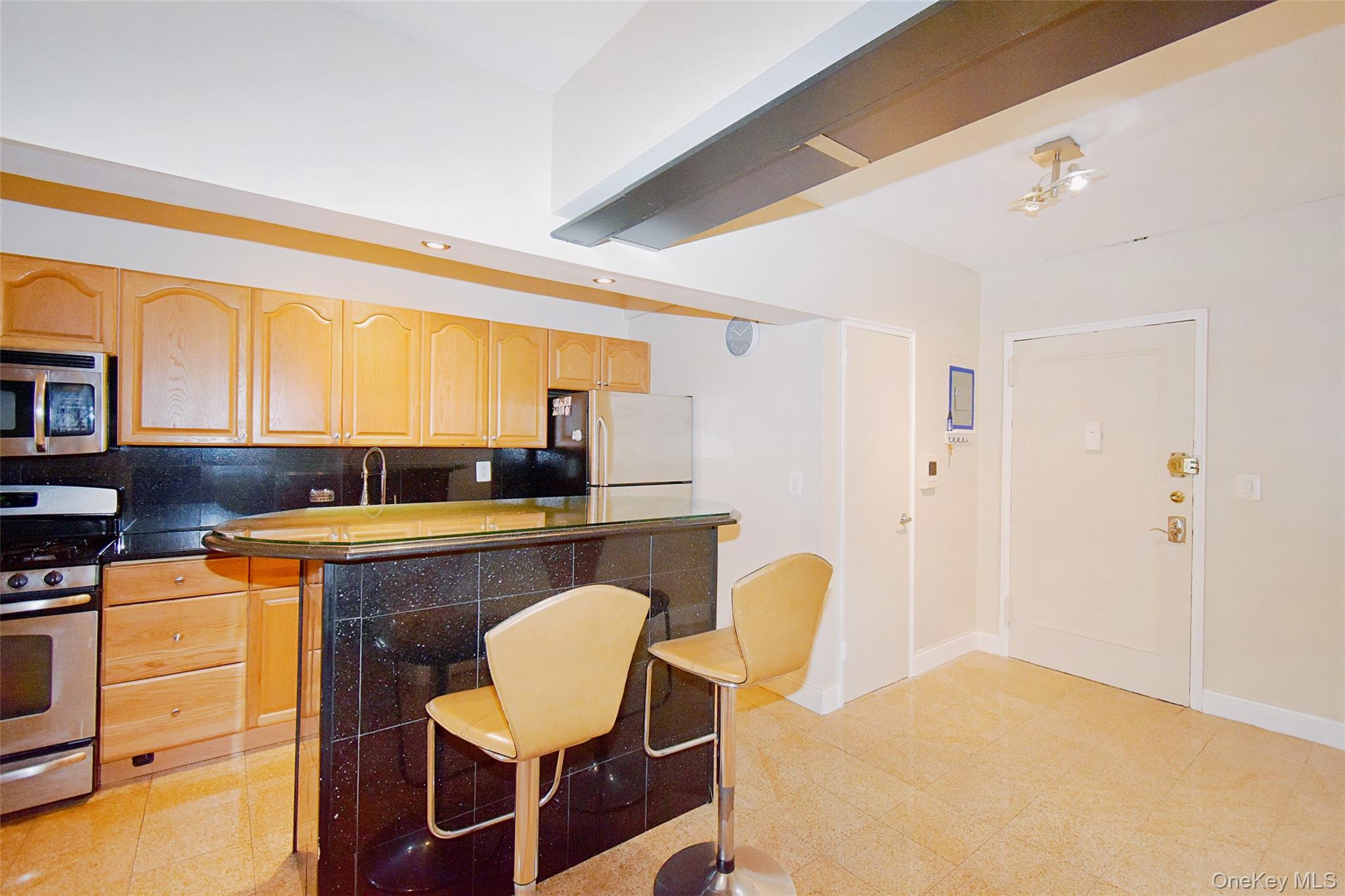 796 Bronx River Road B38