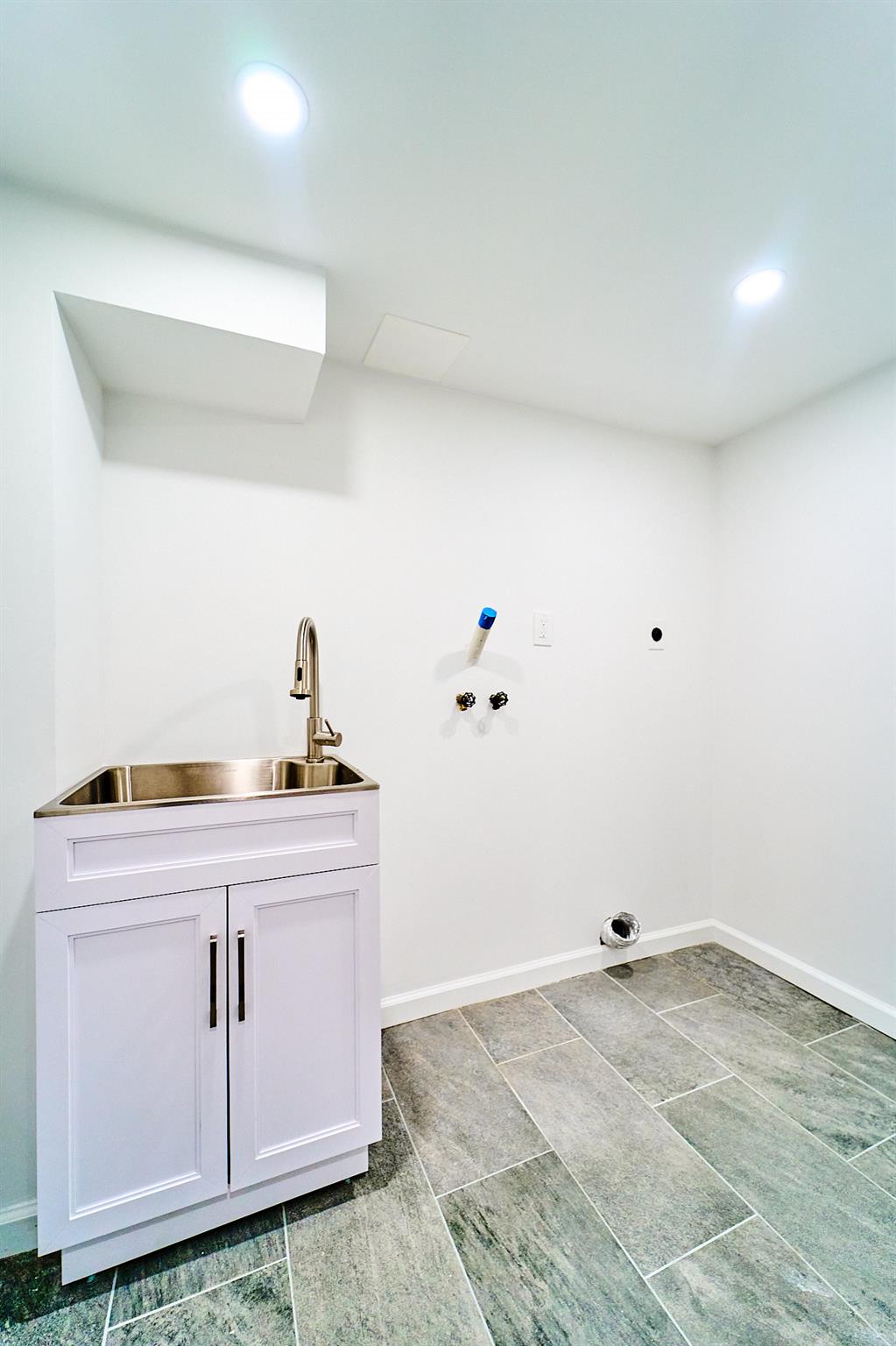 133 S 7th Street, Bethpage, New York image 18