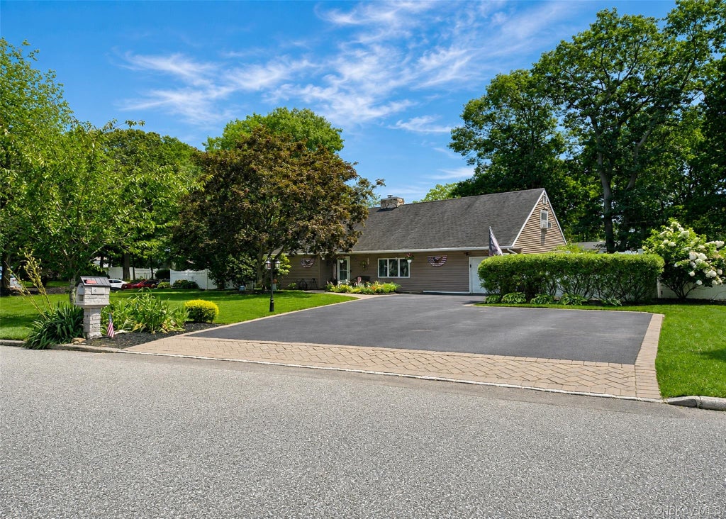 Photo of 4 Halfcircle Drive, Holbrook, NY 11741 (MLS # 1039213)
