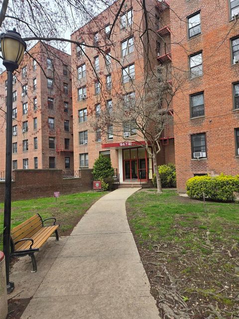 150-10 71st Avenue Unit 5L, Kew Garden Hills, NY 11367 - #: 850240