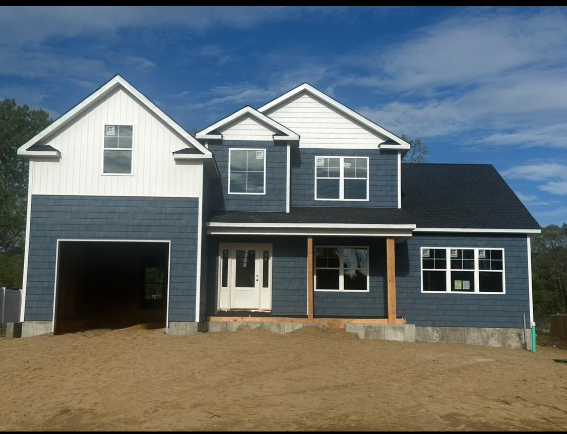 Weeks Avenue, Manorville, Hamptons, NY - 4 Bedrooms  
3 Bathrooms - 