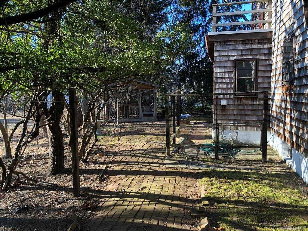 49 Shrubland Road - Photo 2