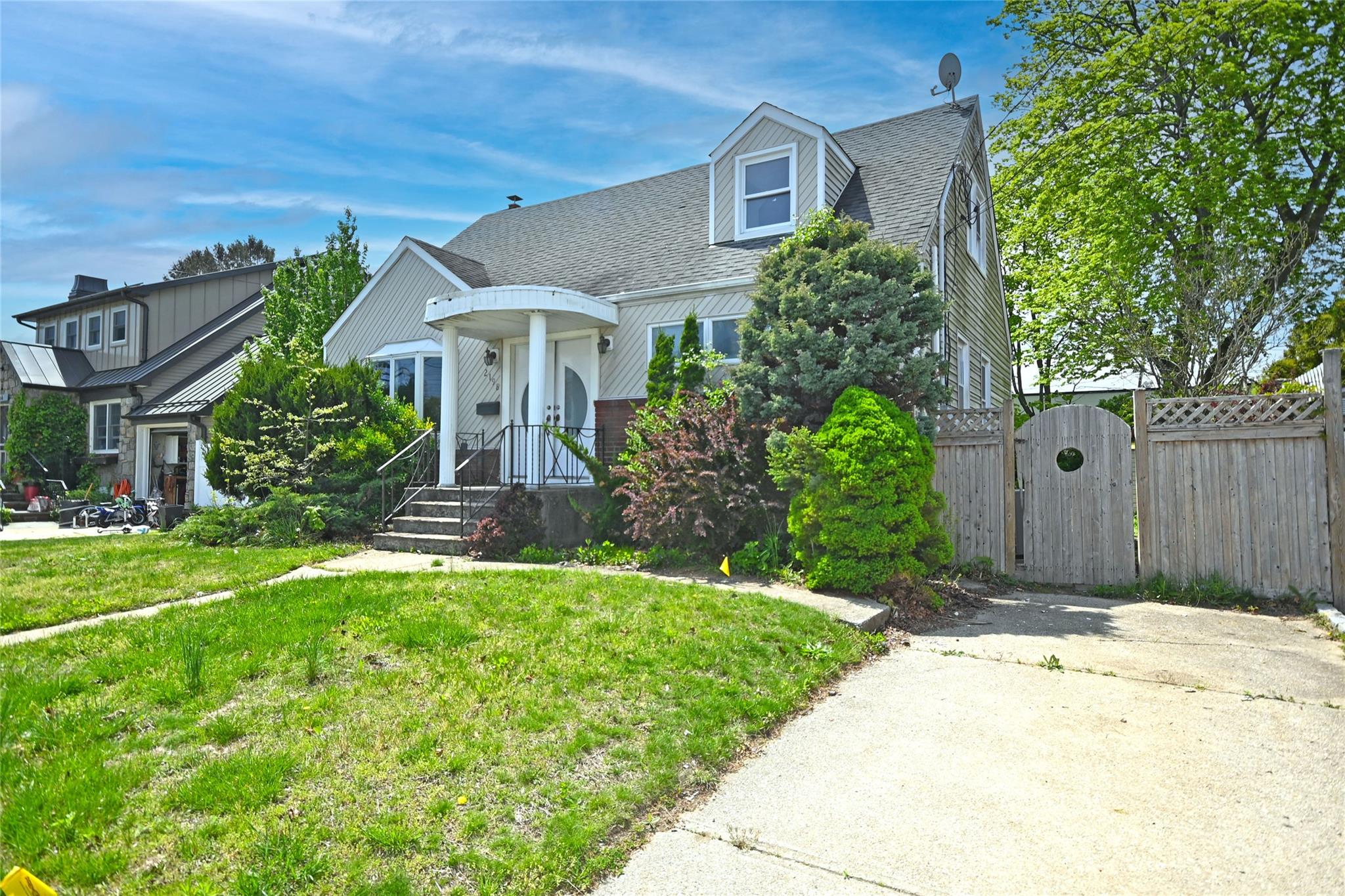 2198 Willow Street, Wantagh, New York image 1
