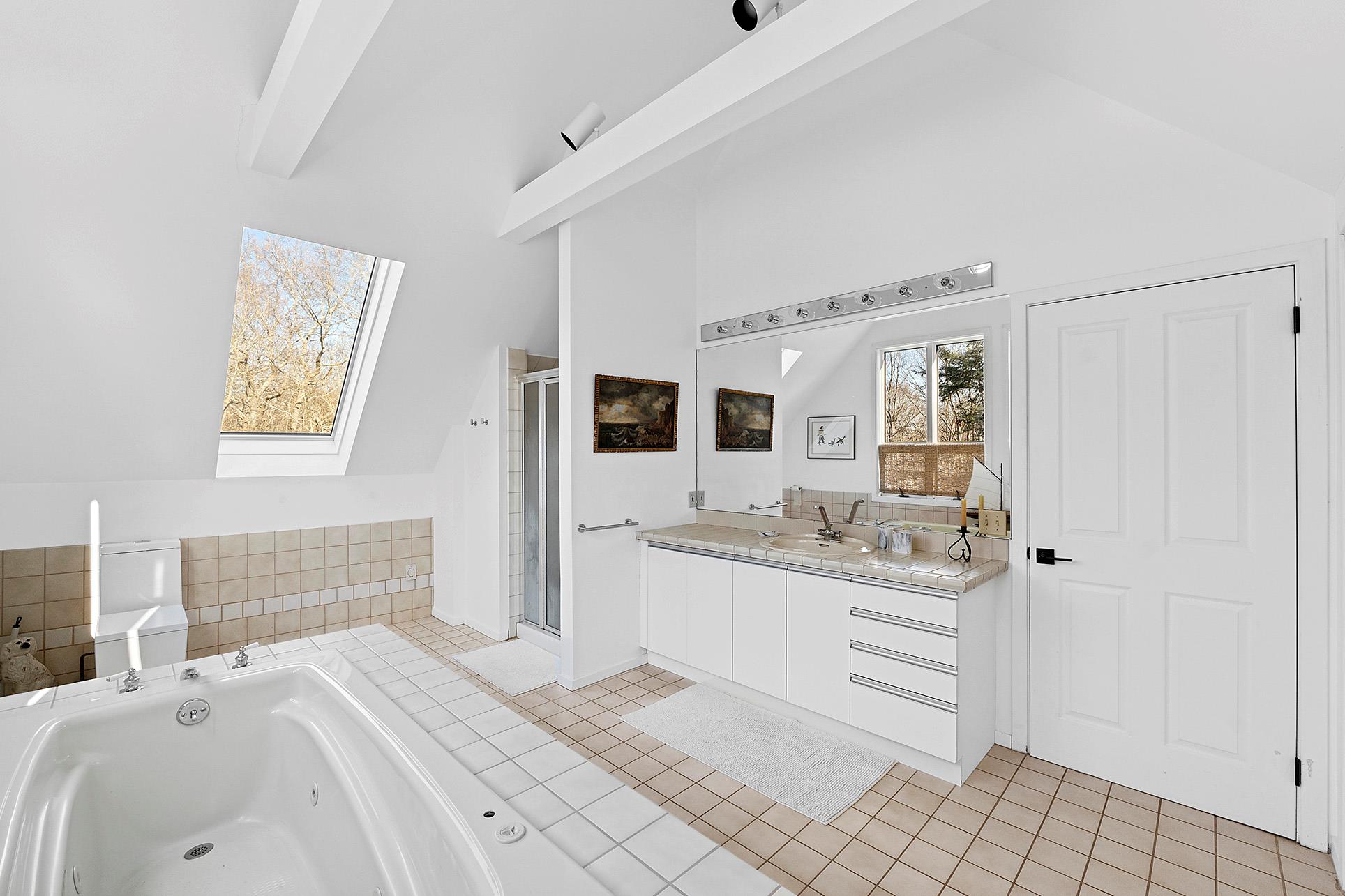 211 Red Dirt Road, East Hampton, New York image 17