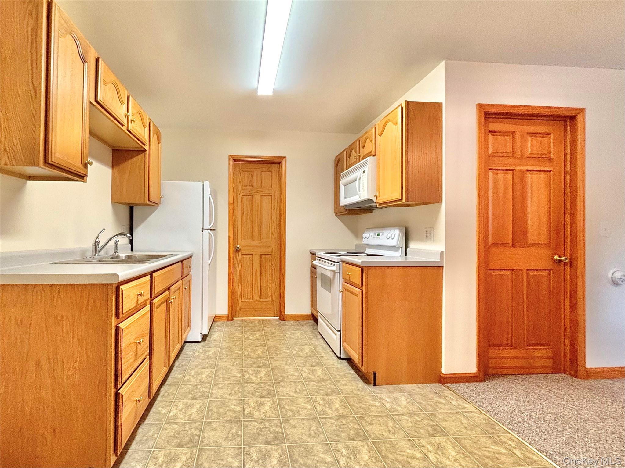 Rhinebeck, New York 12572, United States, 1 Bedroom Bedrooms, ,1 BathroomBathrooms,Residential,Active,229773