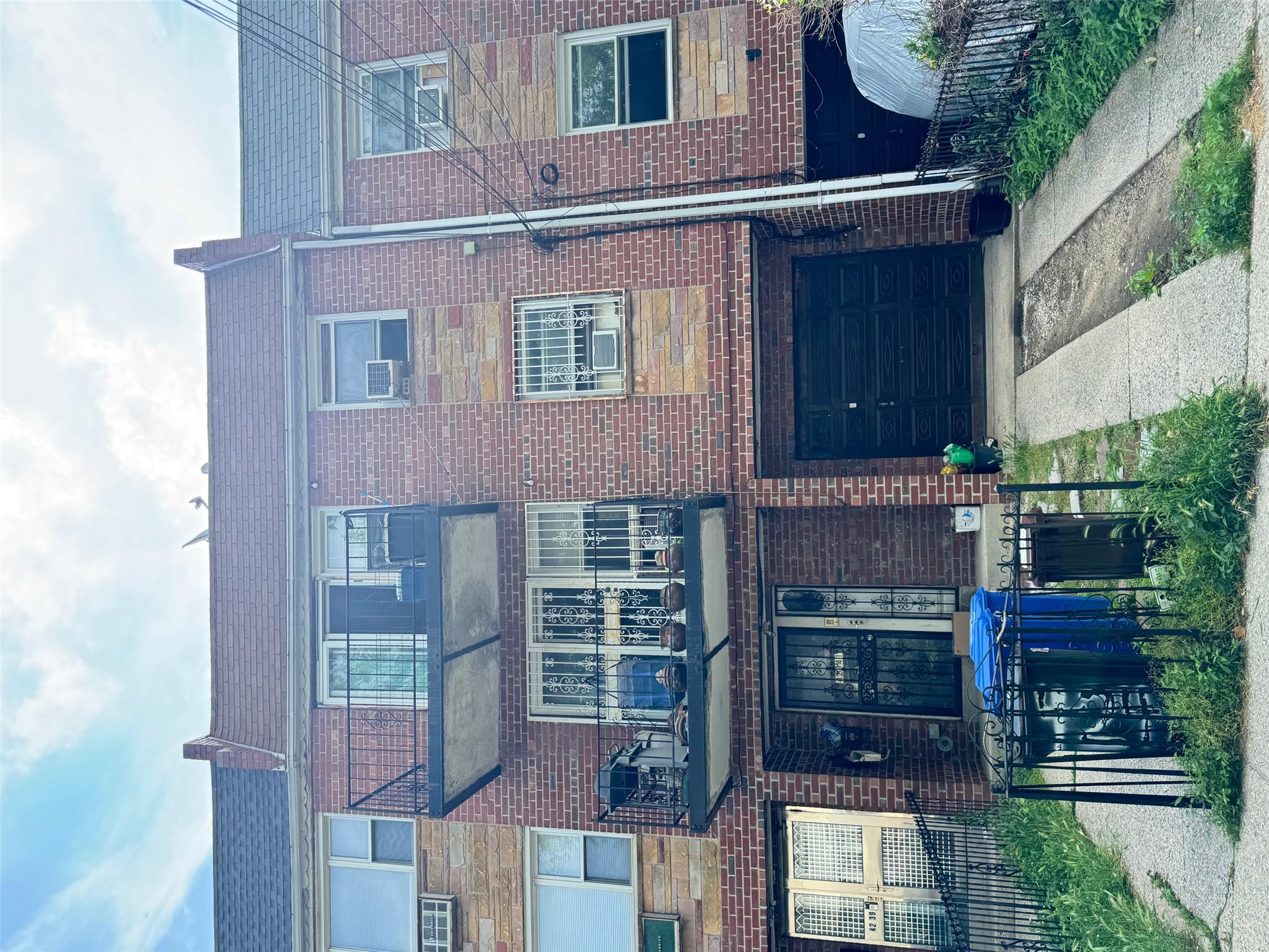 65th Street, Woodside, Queens, NY - 6 Bedrooms  
5 Bathrooms - 