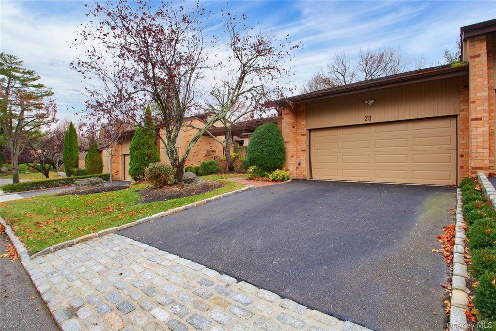 Photo of 29 Woodland Drive, Roslyn, NY 11576 (MLS # 964756)