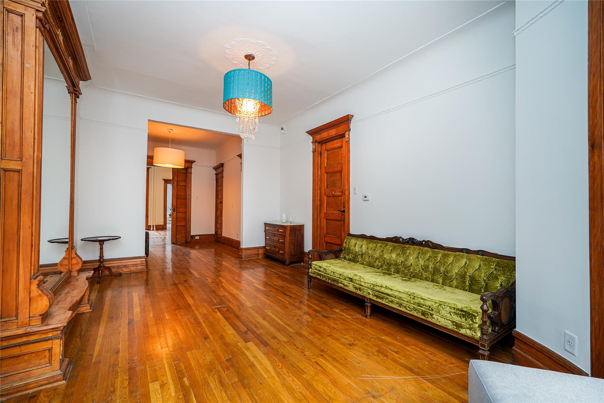 887 Lincoln Place
