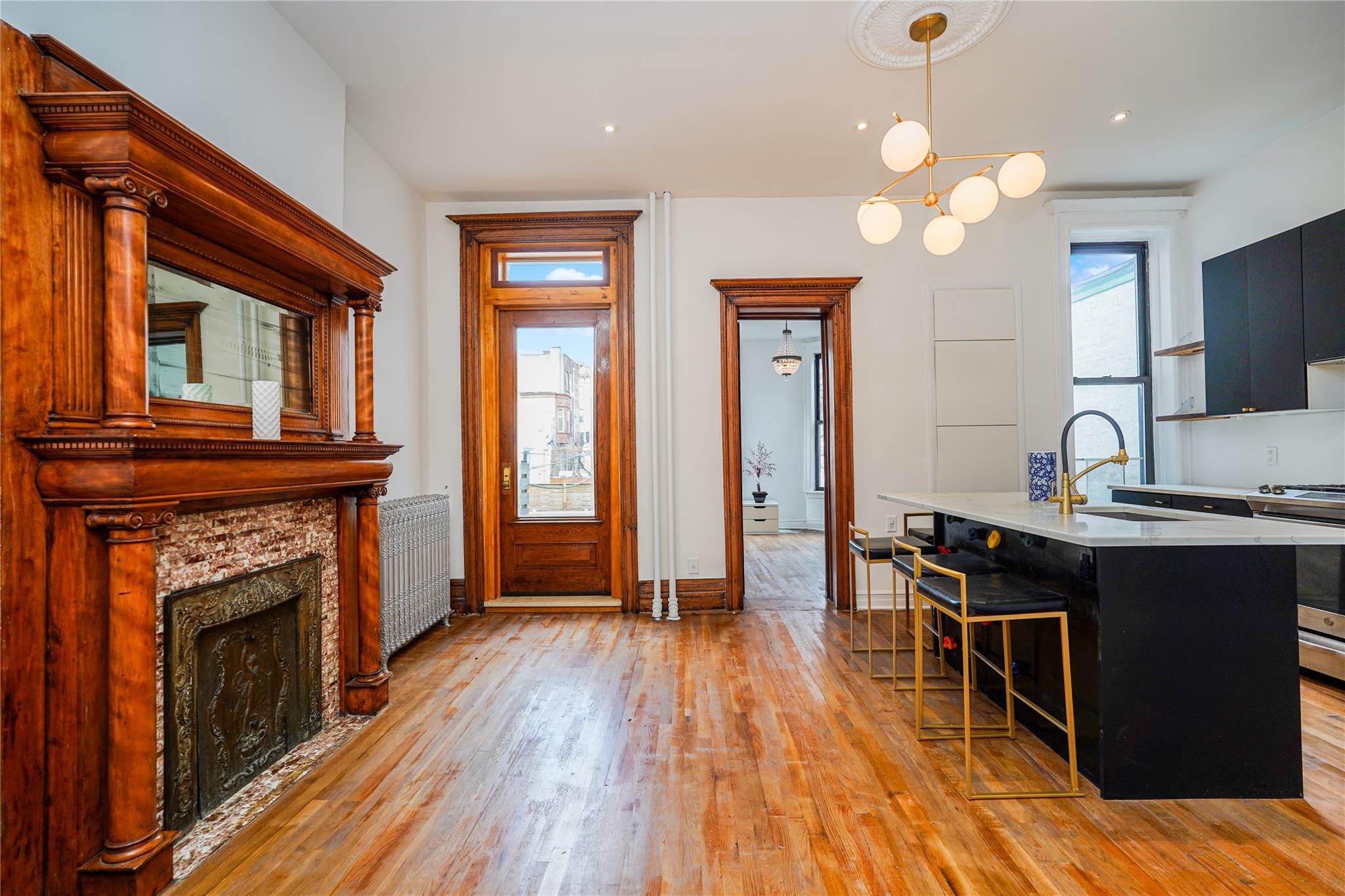 887 Lincoln Place