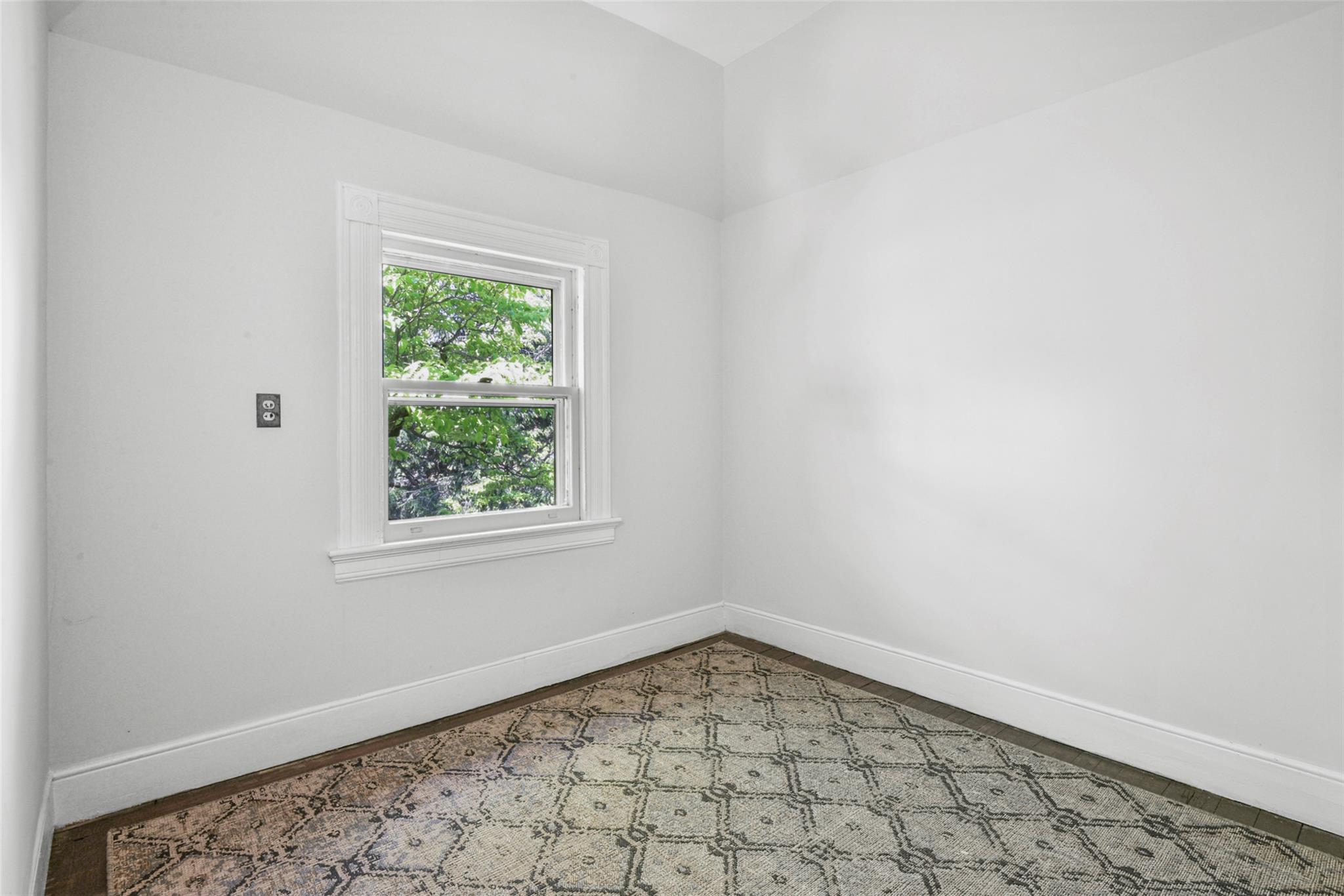 69 Desmond Avenue, Bronxville, New York image 36