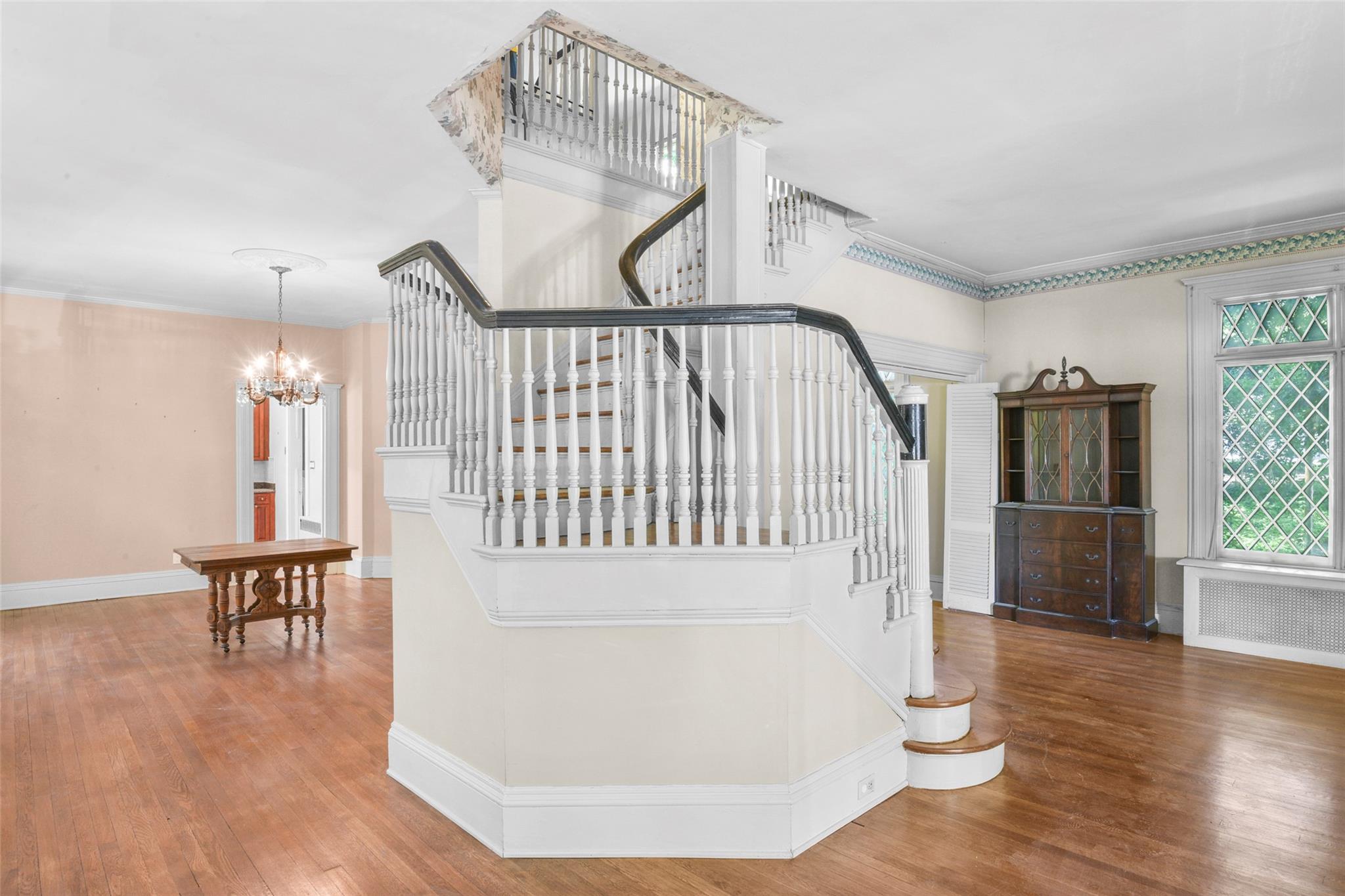 69 Desmond Avenue, Bronxville, New York image 13