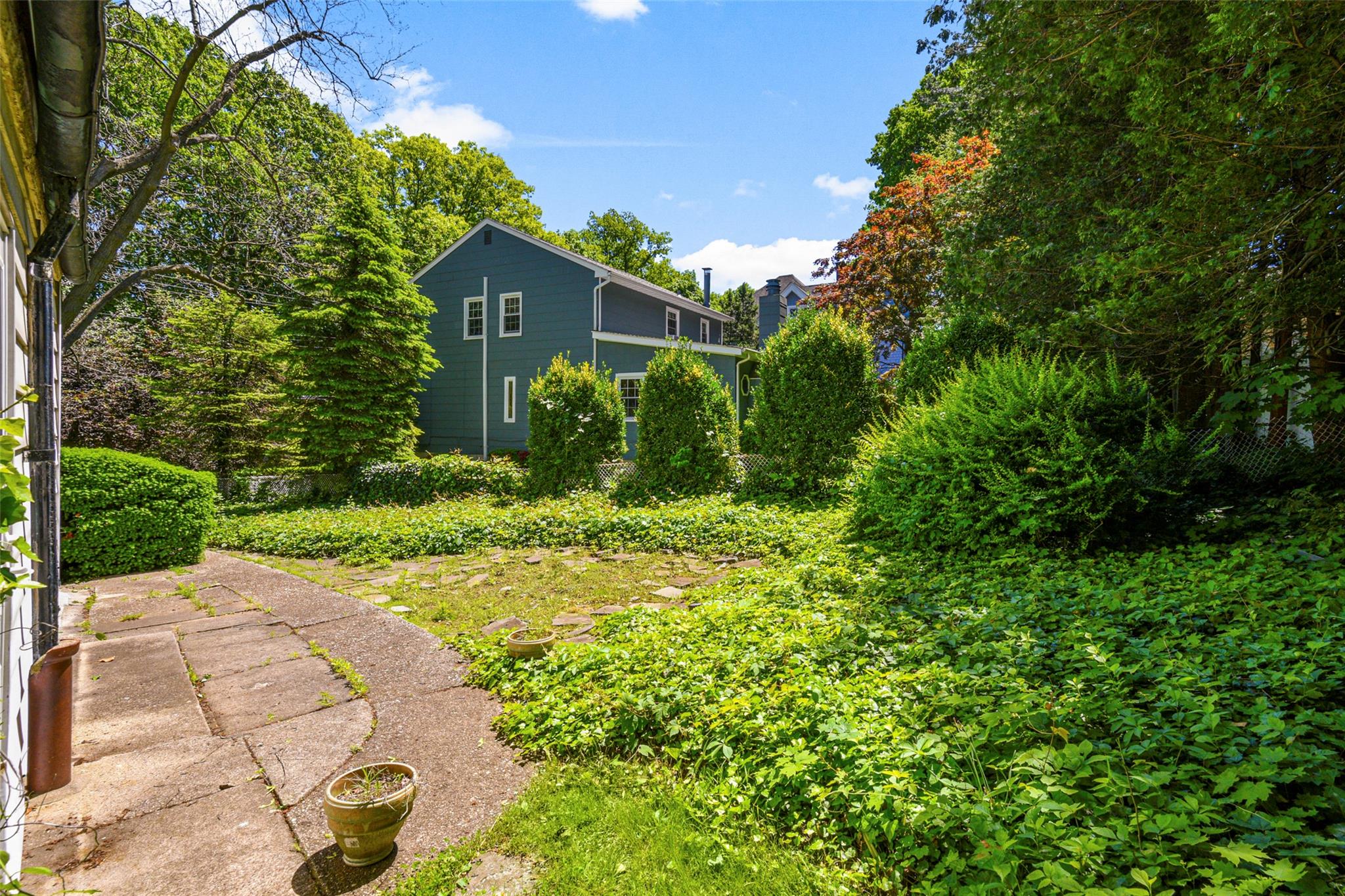 69 Desmond Avenue, Bronxville, New York image 41