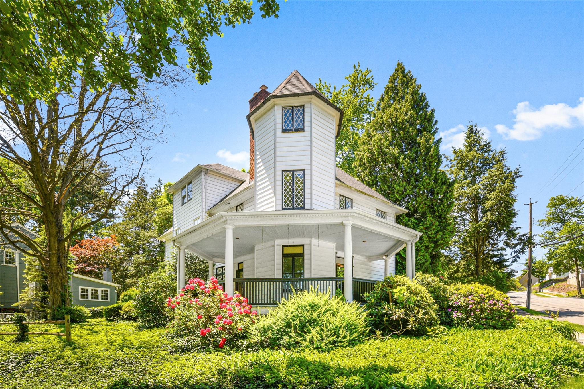 69 Desmond Avenue, Bronxville, New York image 2