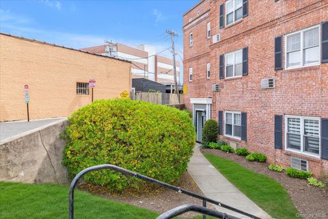 21 S Village 3 Rockville Centre NY 11570