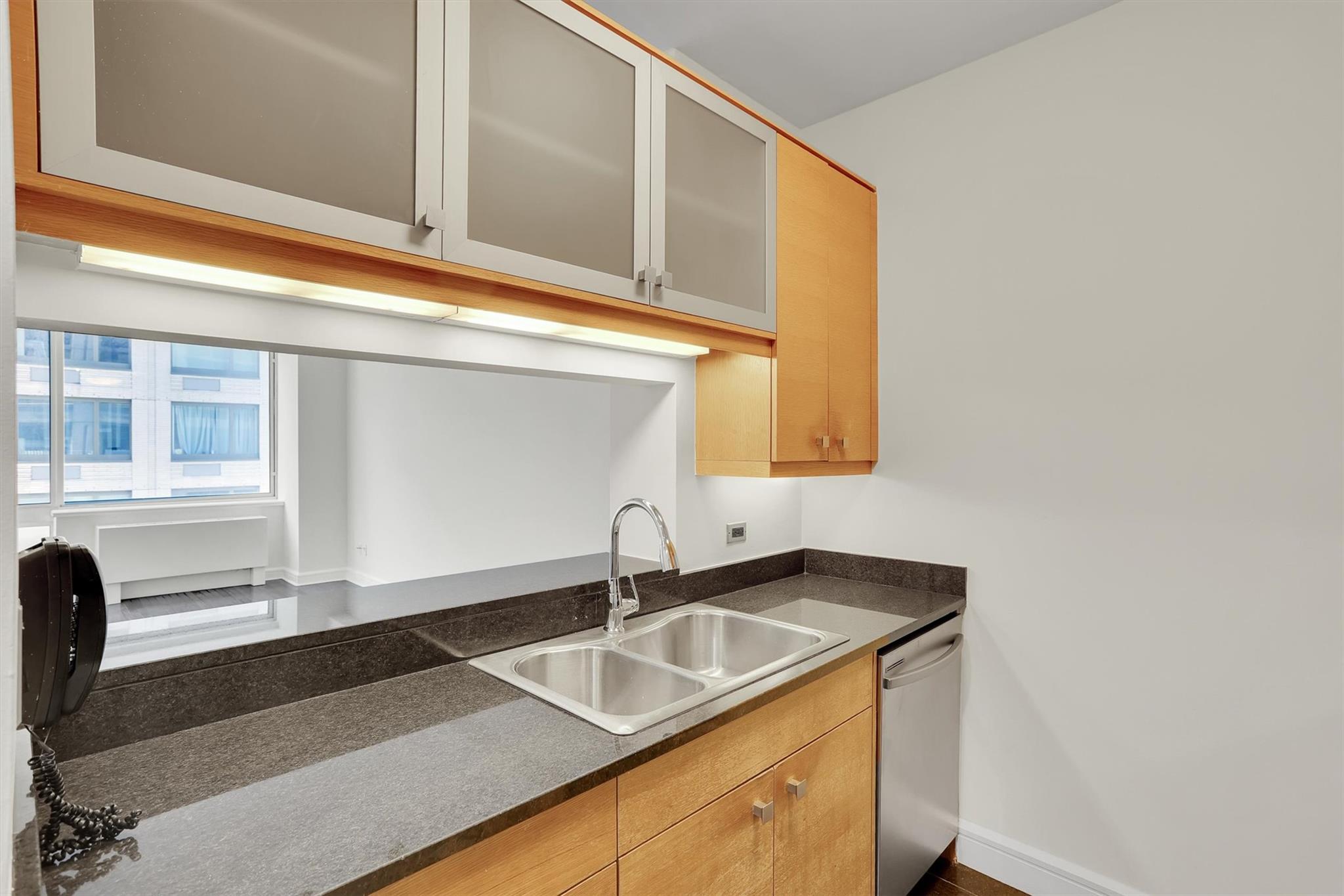 120 Riverside Boulevard 10T
