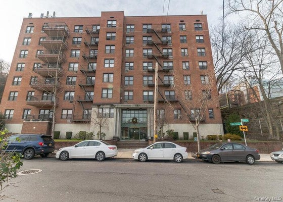 5235 POST RD APT 1B, BRONX, NY 10471 - Image d81d0b2fe7e65877b6f4e49e120d4395/936326101