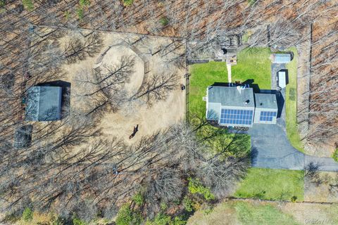 Photo of 168 Brookfield Avenue, Center Moriches, NY 11934 (MLS # 985595)