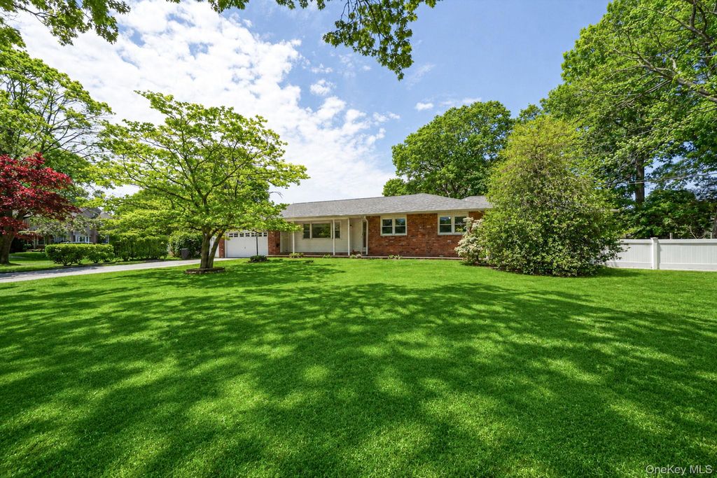 Photo of 286 Boyle Road, Port Jefferson Station, NY 11776 (MLS # 1003646)