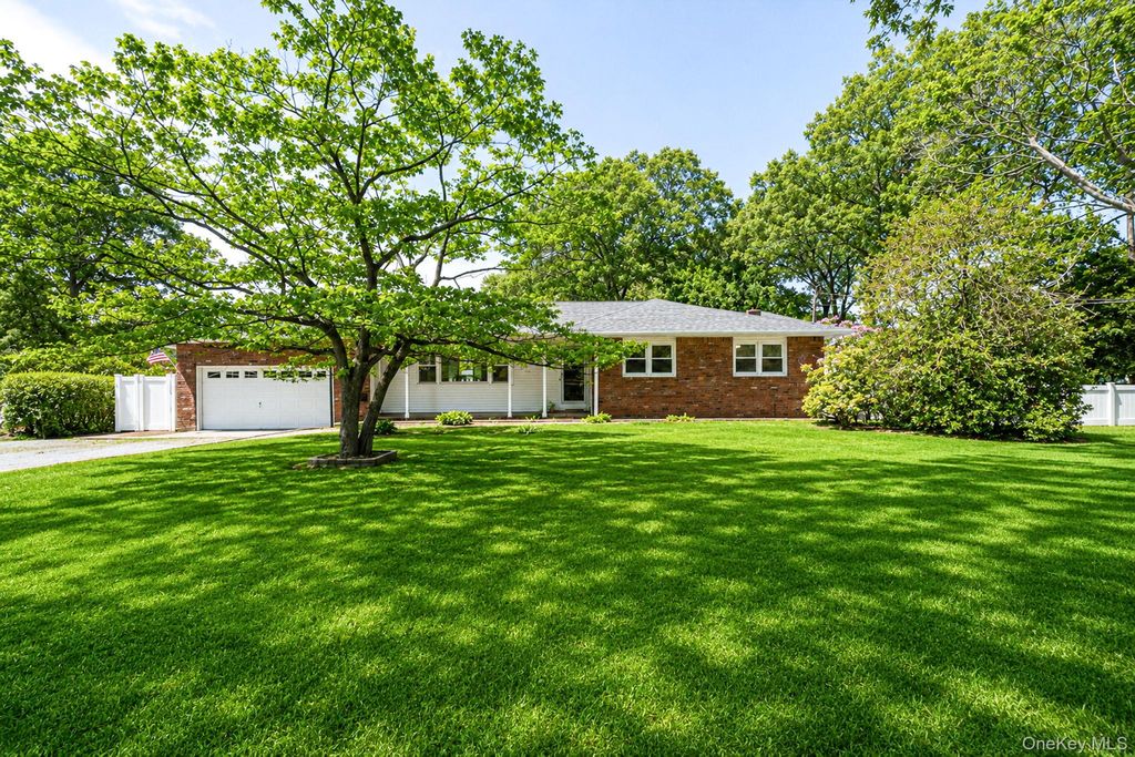 Photo of 286 Boyle Road, Port Jefferson Station, NY 11776 (MLS # 1003646)