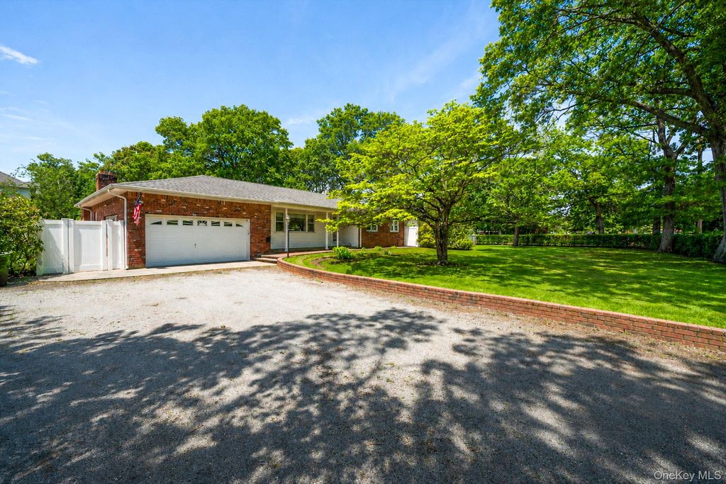 Photo of 286 Boyle Road, Port Jefferson Station, NY 11776 (MLS # 1003646)