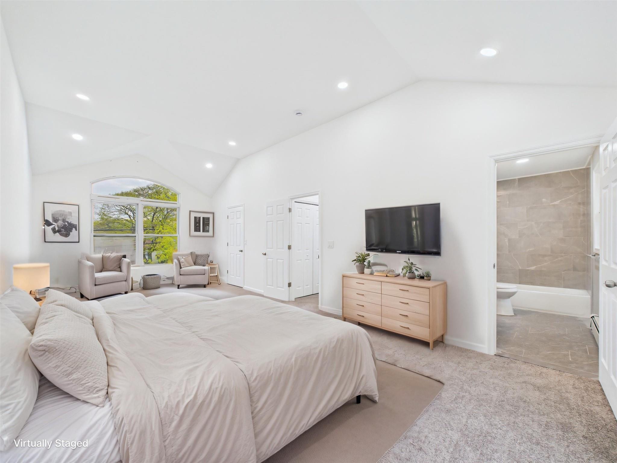 613 Bourdois Avenue, Bellport, New York image 32
