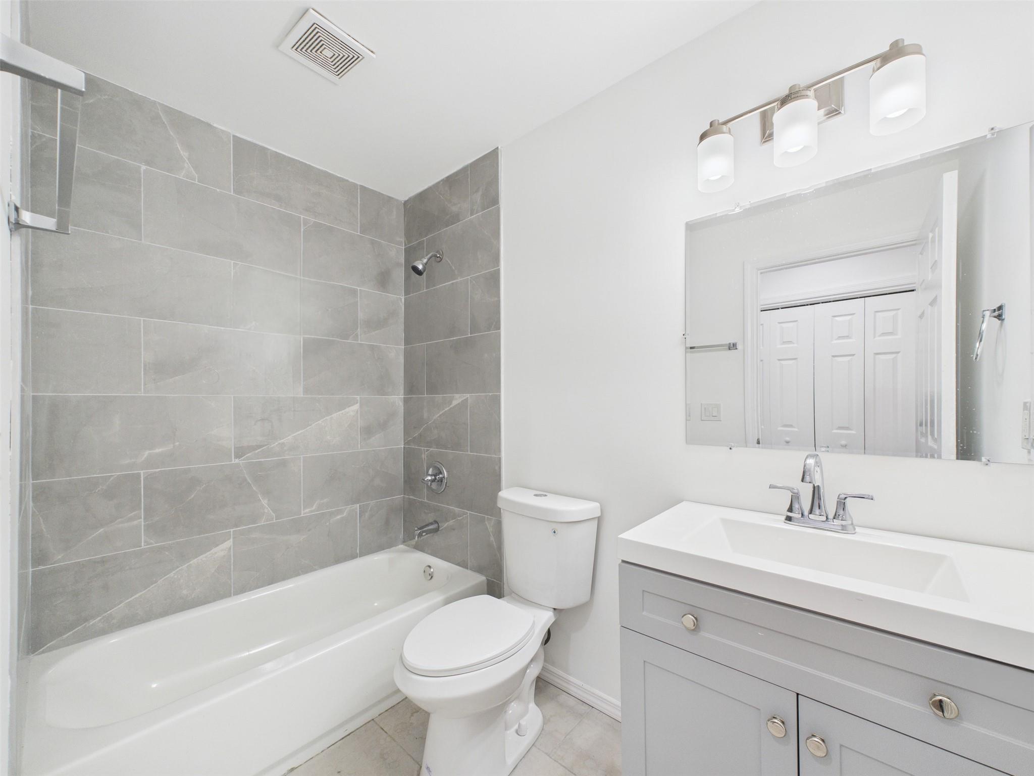 613 Bourdois Avenue, Bellport, New York image 31