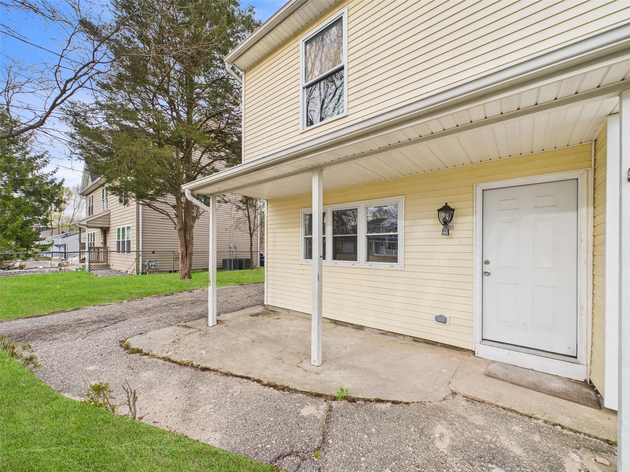 613 Bourdois Avenue, Bellport, New York image 4