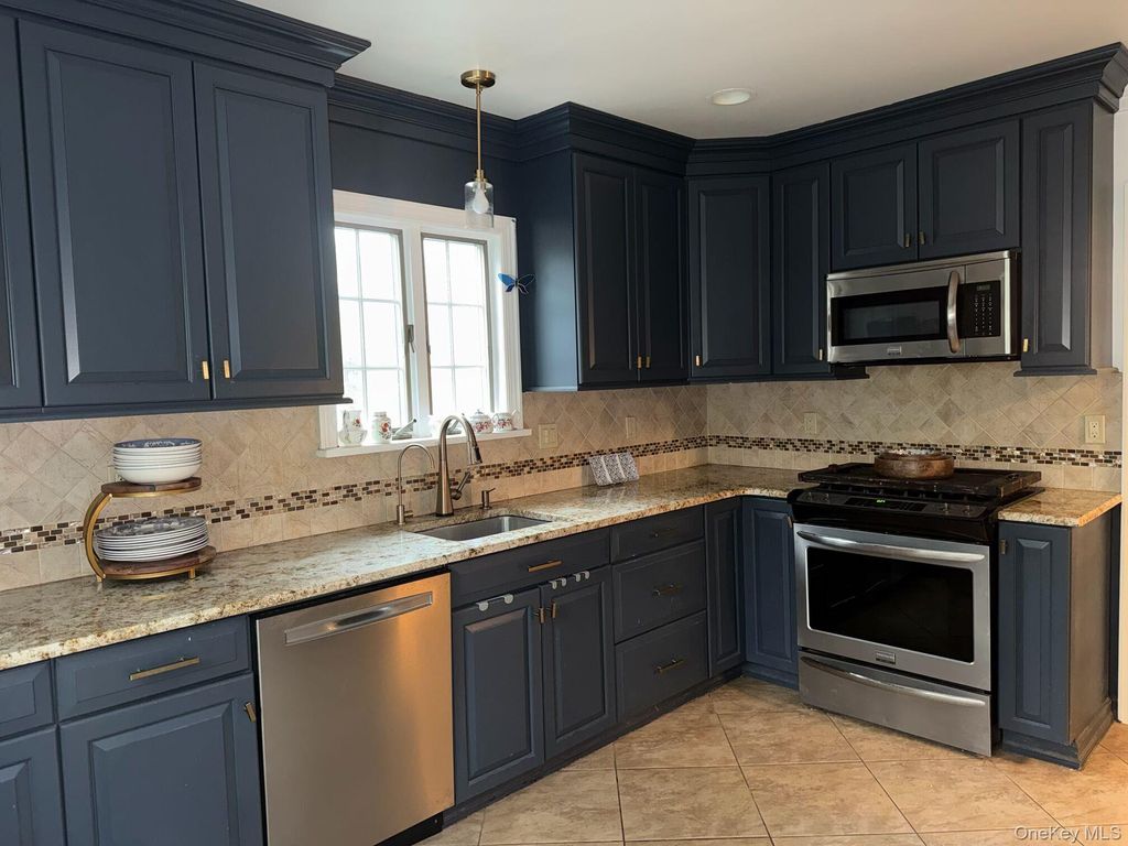 Photo of 37 Eimer Street, Tappan, NY 10983 (MLS # 992284)