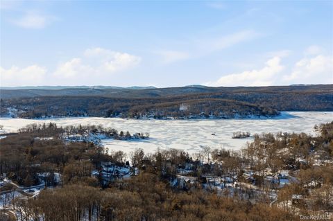 Homes For Sale - 37 Saw Mill Road<br/> Putnam County, Putnam Valley, NY 10579