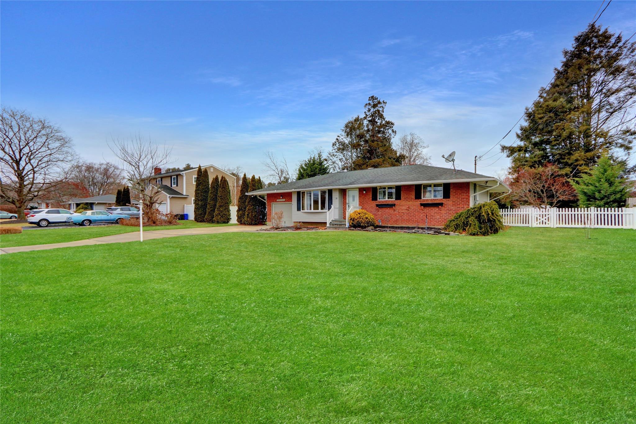 10 Penfield Drive, East Northport, New York image 2