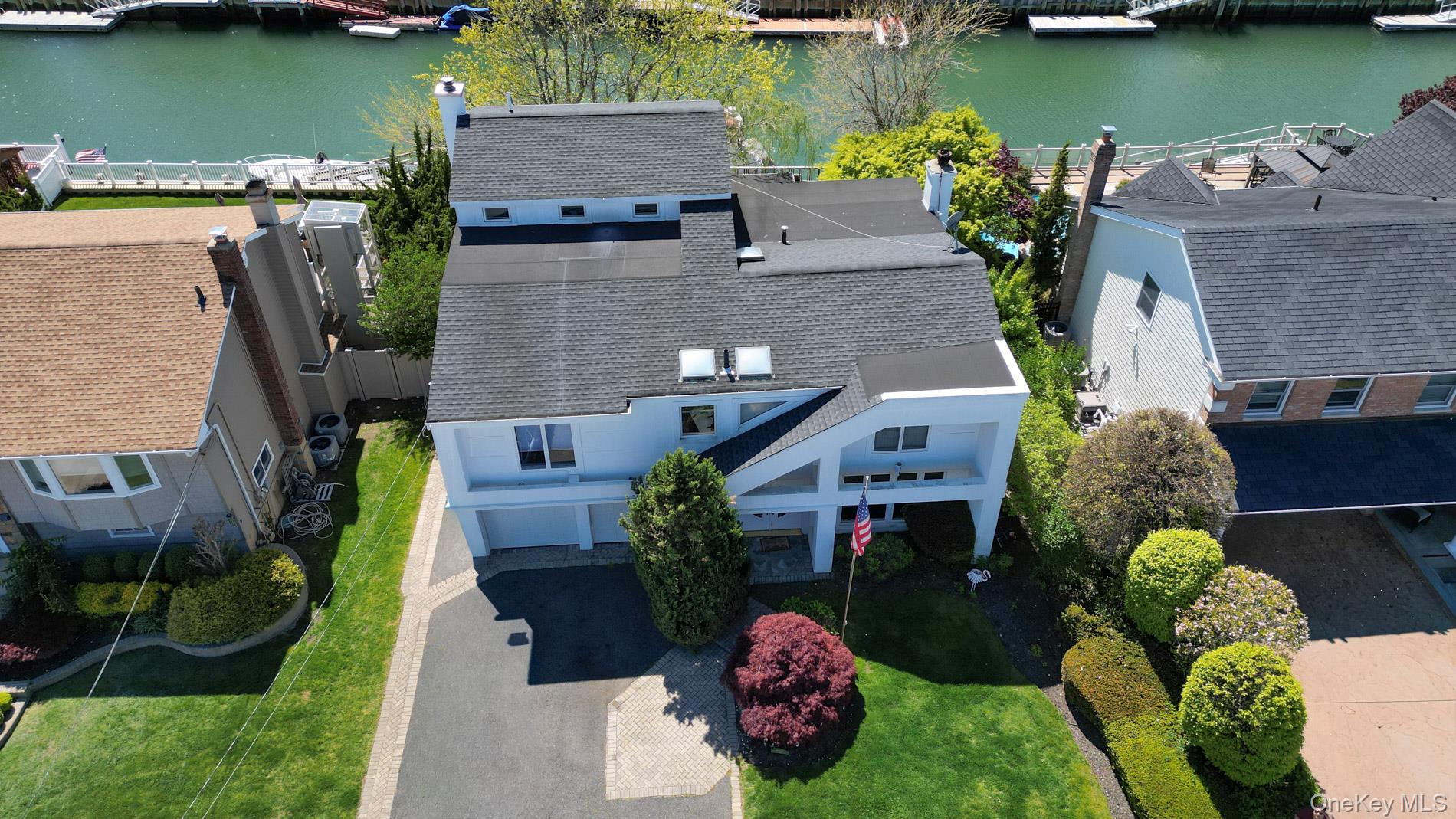 2912 Bay Drive