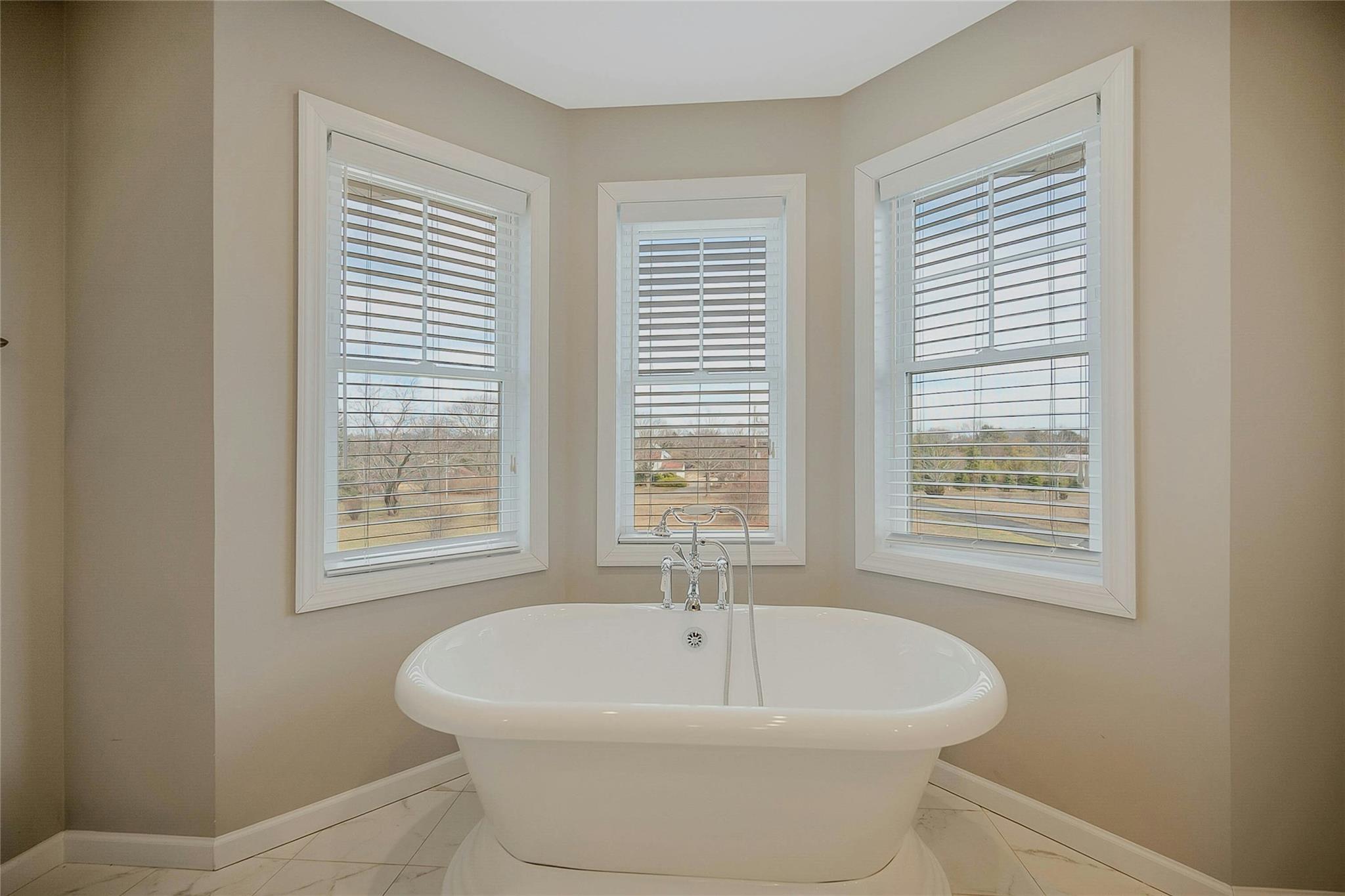 6805 Alvahs Lane, Southold, New York image 16