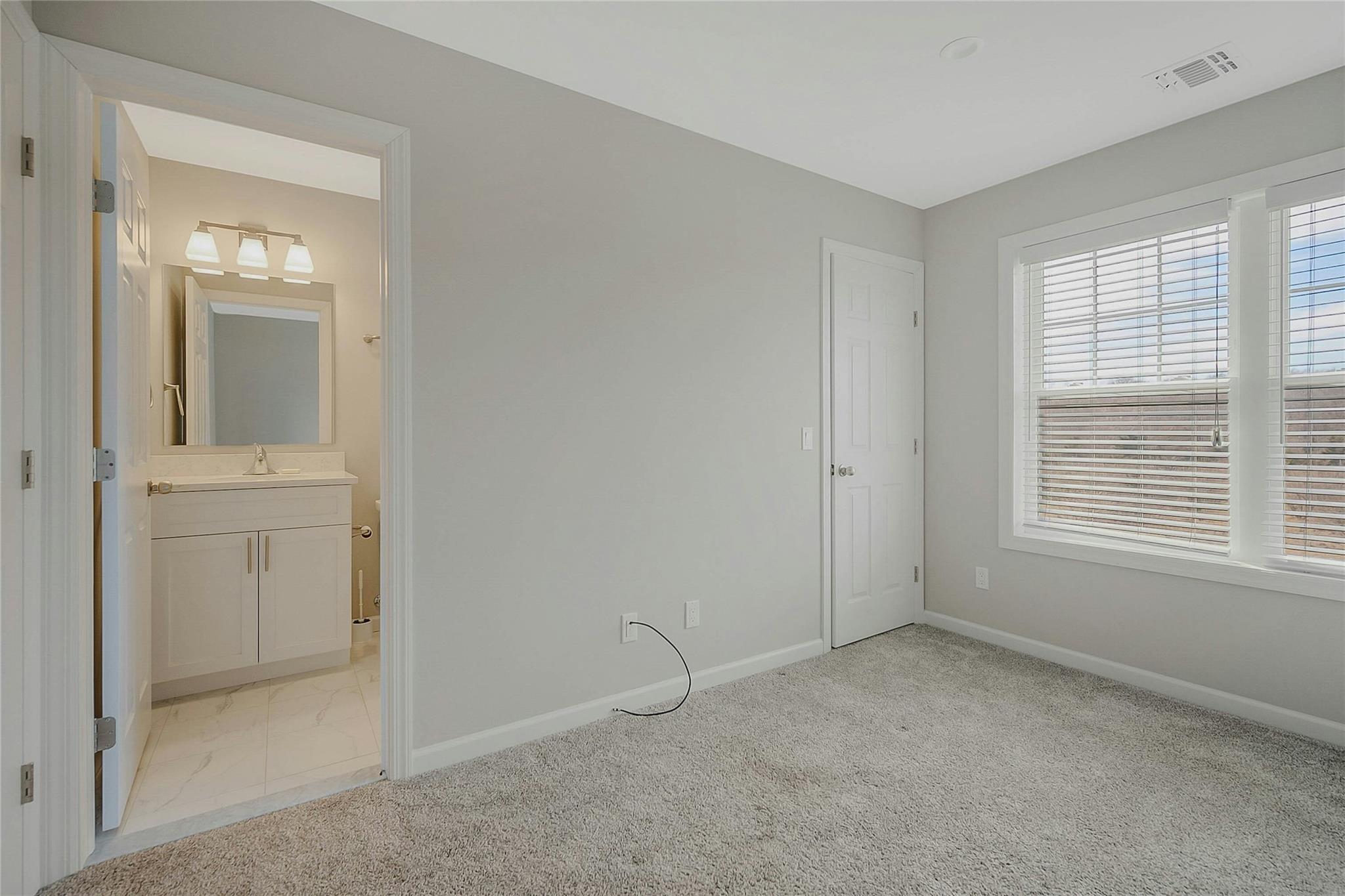 6805 Alvahs Lane, Southold, New York image 19