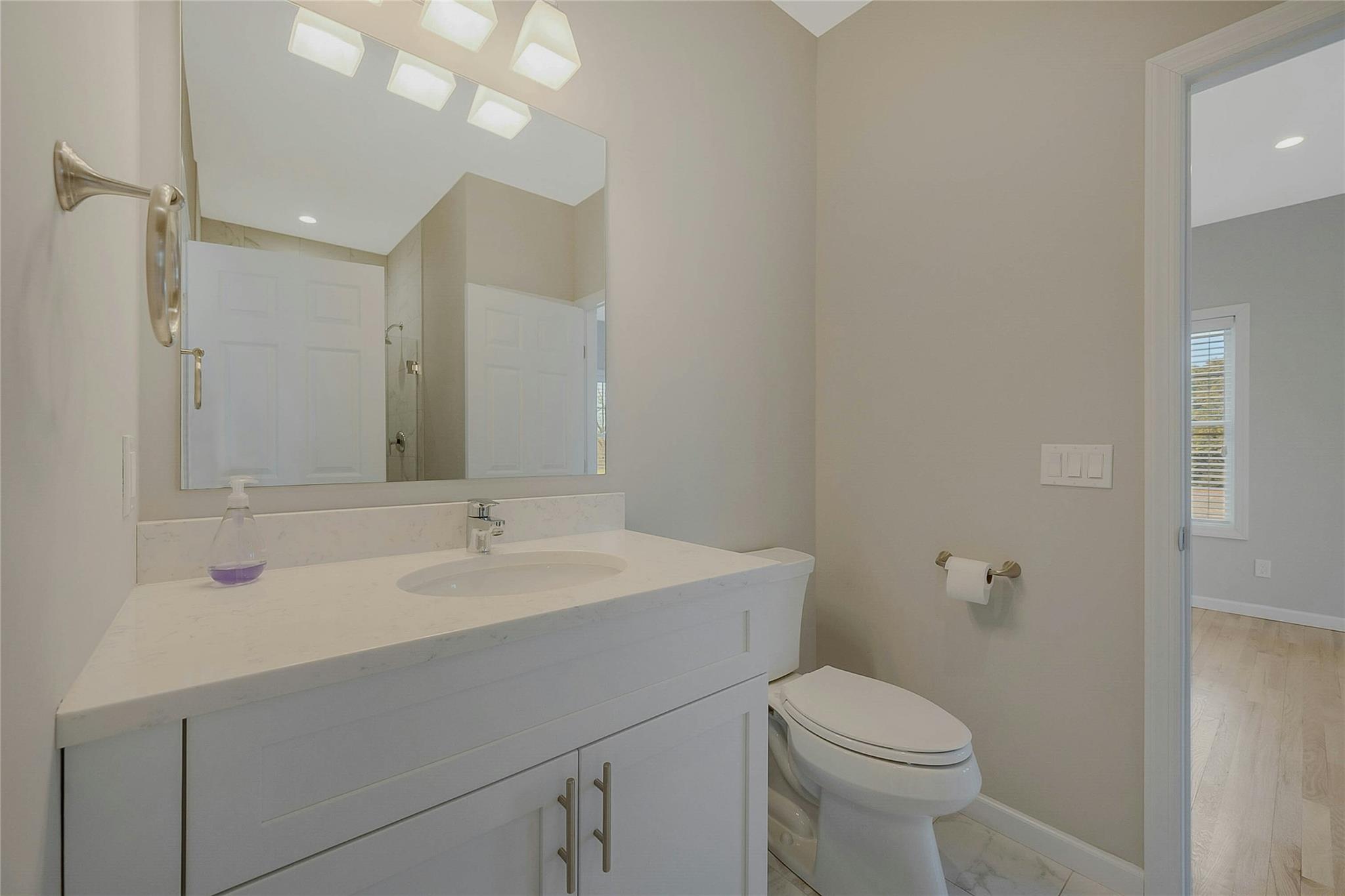 6805 Alvahs Lane, Southold, New York image 10