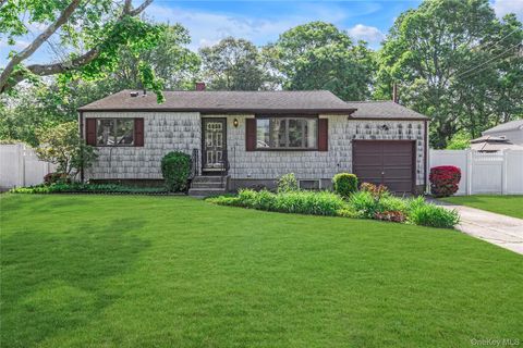 Homes For Sale - 472 Bohemia Parkway<br/> Sayville, NY 11782