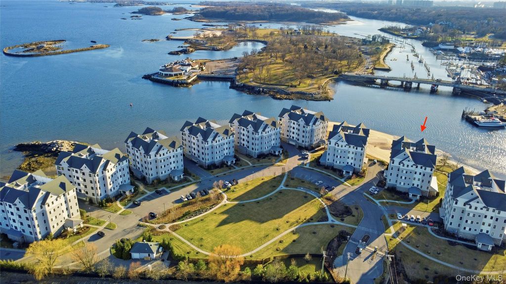 Photo of 720 Davenport Avenue #1, New Rochelle, NY 10805 (MLS # 975427)