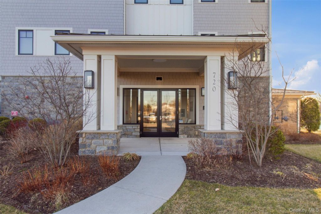 Photo of 720 Davenport Avenue #1, New Rochelle, NY 10805 (MLS # 975427)