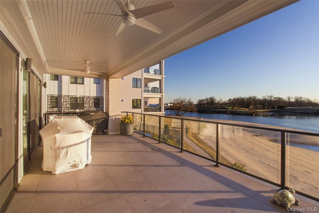 Photo of 720 Davenport Avenue #1, New Rochelle, NY 10805 (MLS # 975427)